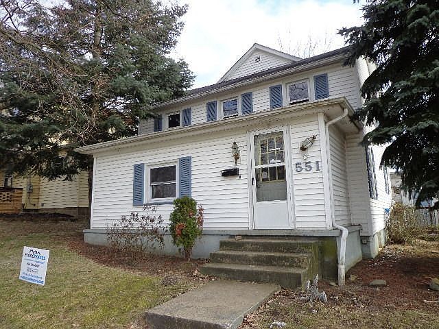 1st image of 551 E 6th St
