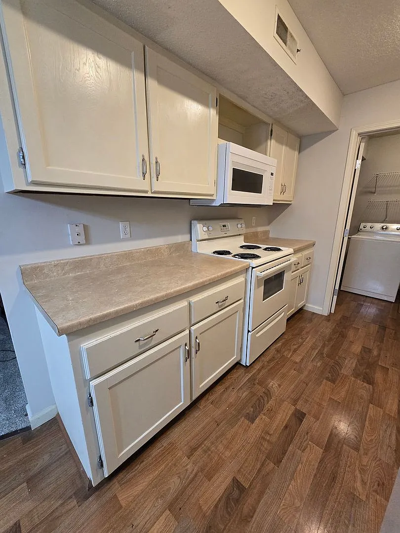 2 bedroom 1 bathroom — Photo 4