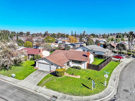 4th image of 2202 Sandpiper Drive