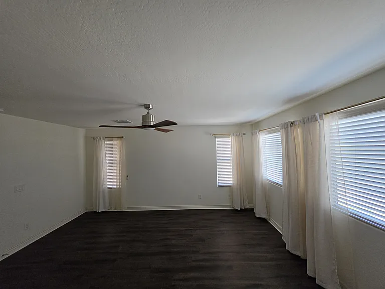 2756 E Hickory St — Photo 32