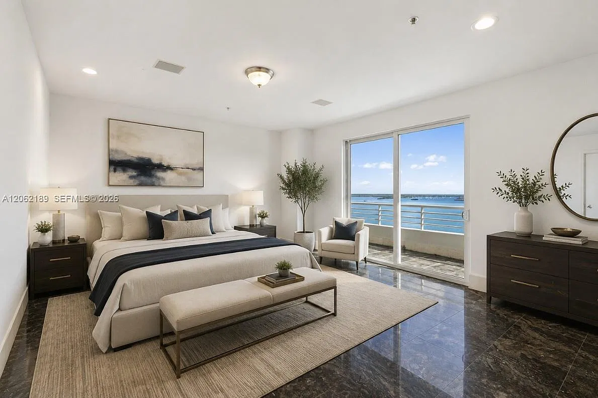 Commodore Bay Condo — Photo 4