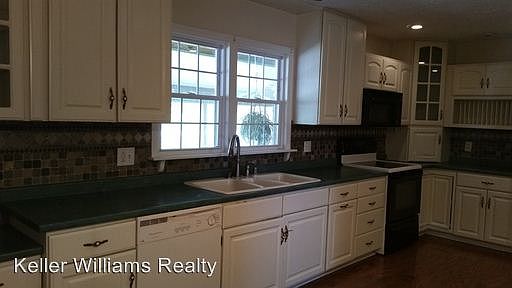 4th image of 213 Carlton Ln