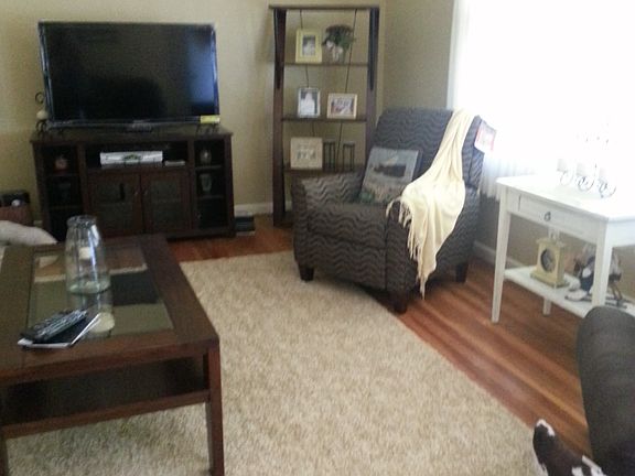 2nd image of 3225 S Wendover Cir