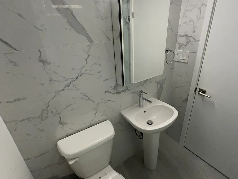 101 Kenwood Ave #1 — Photo 11