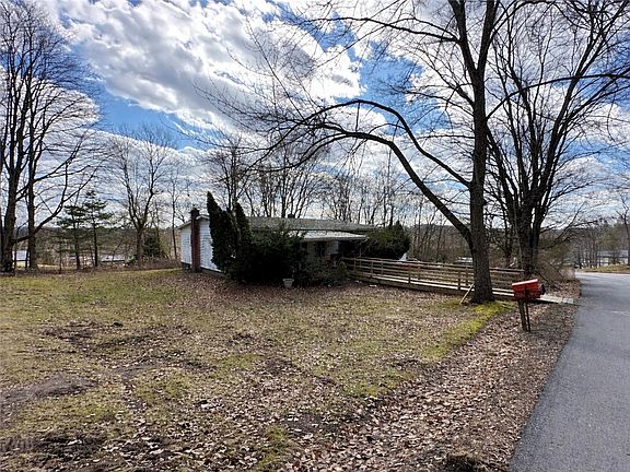 4th image of 404 Ridgelawn Ave