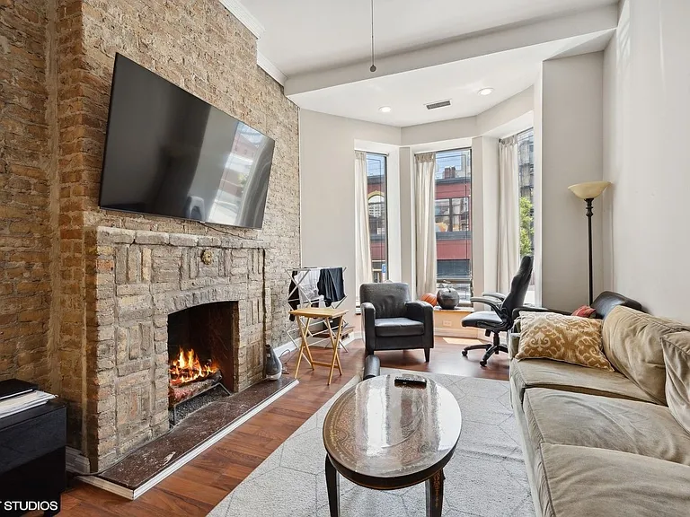116 W Grand Ave #2 — Photo 10