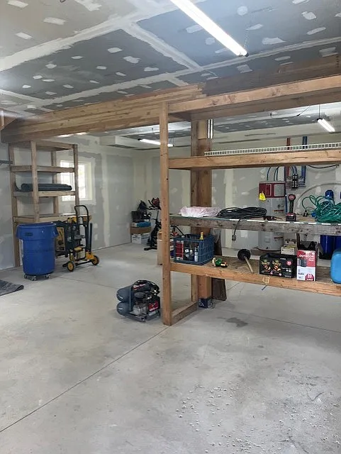 184 Deer Hollow Rd — Photo 3
