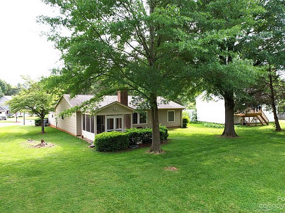 2nd image of 7352 Connan Ln