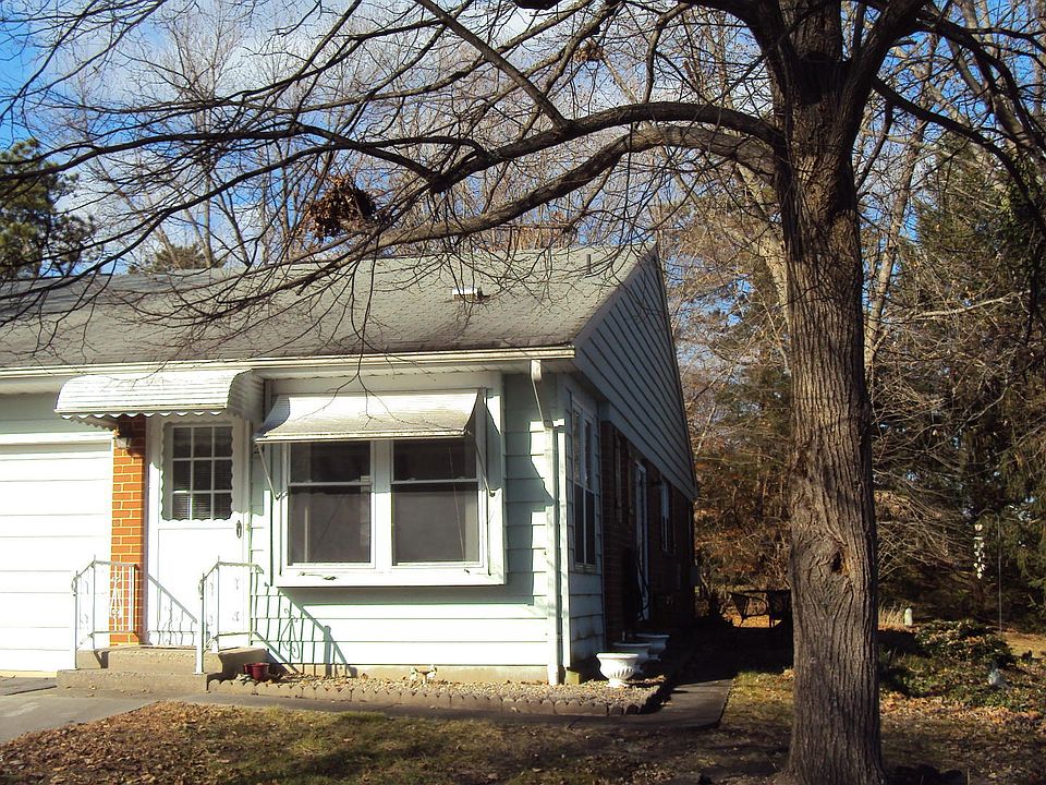 1st image of 24 Lexington Drive #B