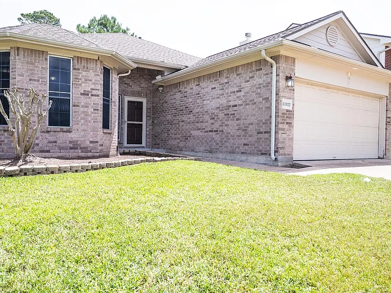 11922 Champions Walk Ln — Photo 2