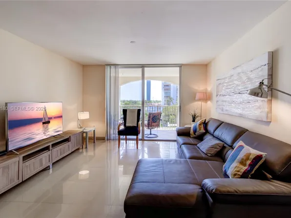 19601 E Country Club Dr, Aventura, FL