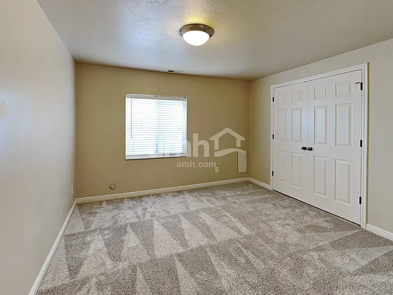 2313 E 1450 S — Photo 22