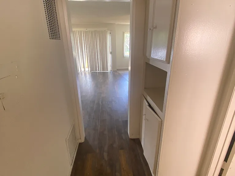 10550 Rose Ave #2 — Photo 9