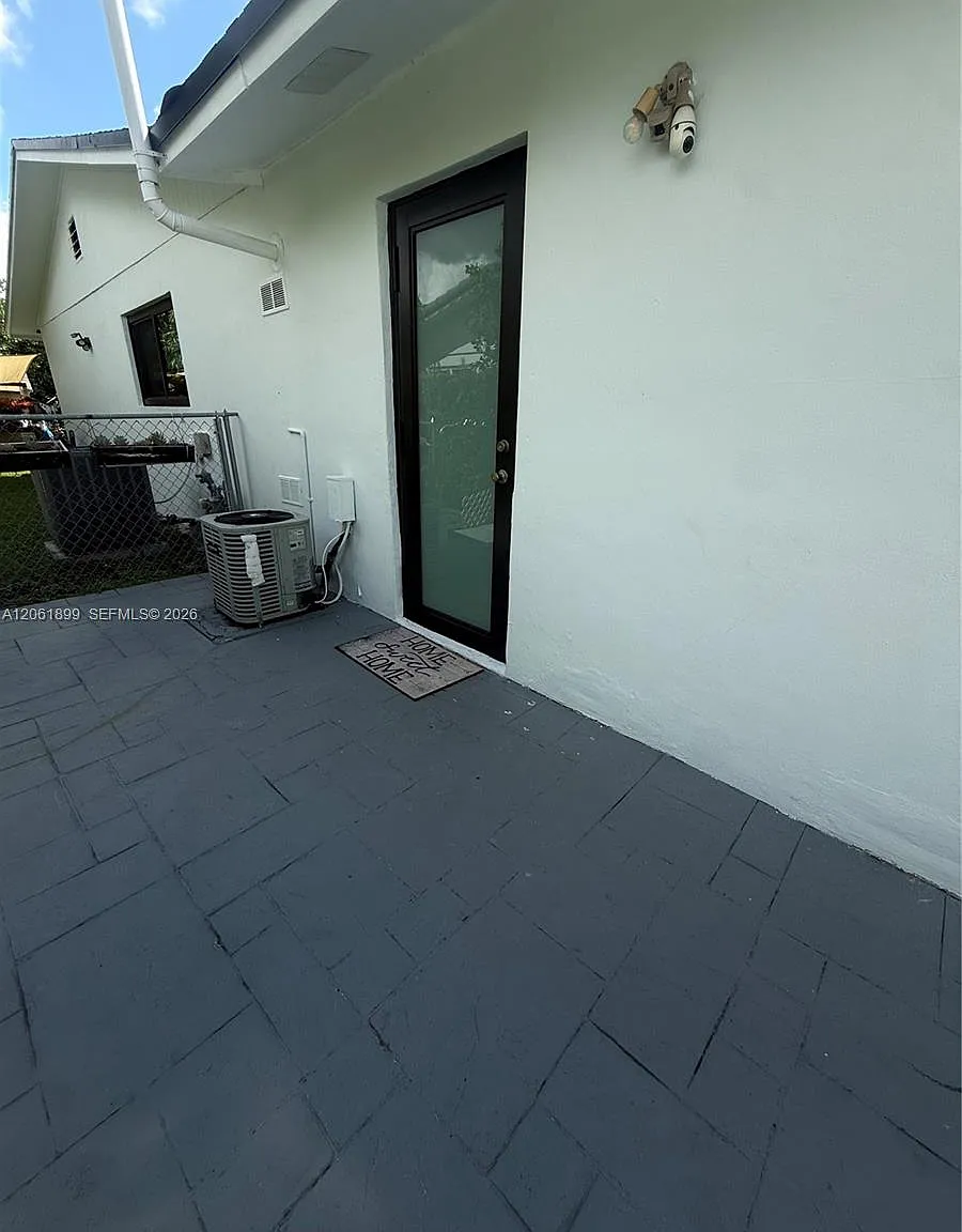 Winston Park Unit One — Photo 3
