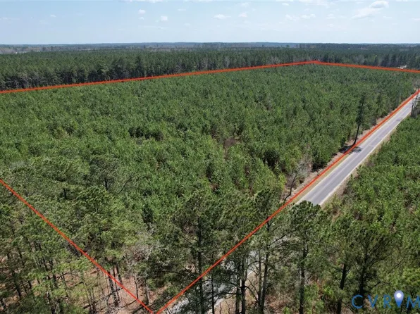 600 Edmonds Ln, Blackstone, VA 23824