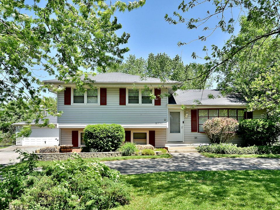 1st image of 28W542 Bolles Ave