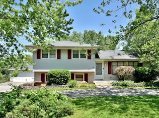 28W542 Bolles Ave, West Chicago, IL 60185