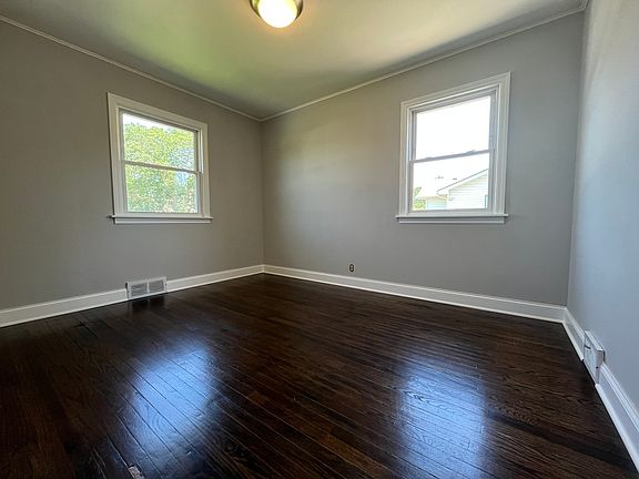 5th image of 125 Riverside Dr