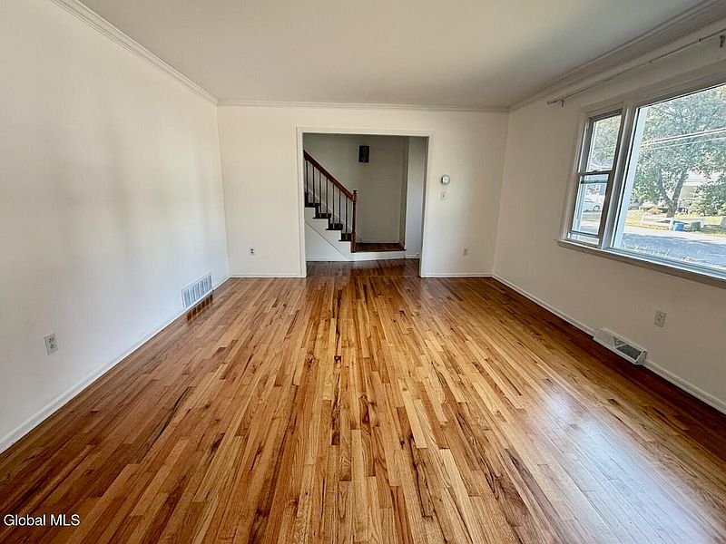 4th image of 13 Frederick Drive