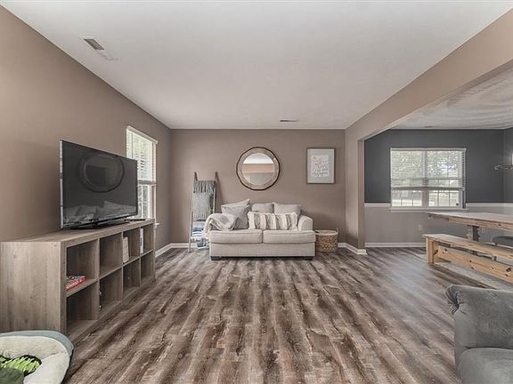 5th image of 2100 Tennyson Ct