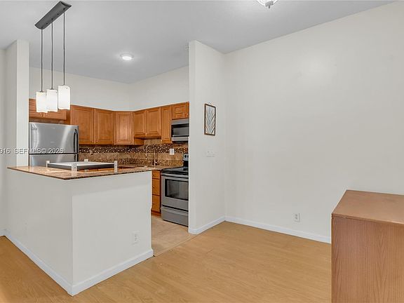 5th image of 9415 W McNab Rd #204