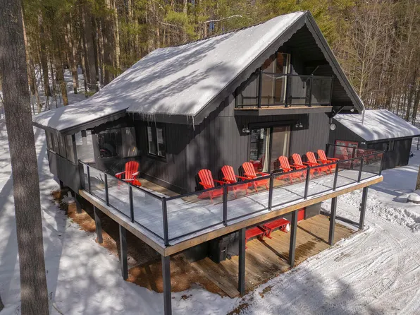 19 Hochsteig Ln, Jay, NY 12941