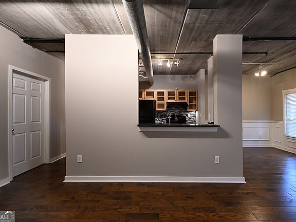 3rd image of 800 Peachtree St NE APT 1128