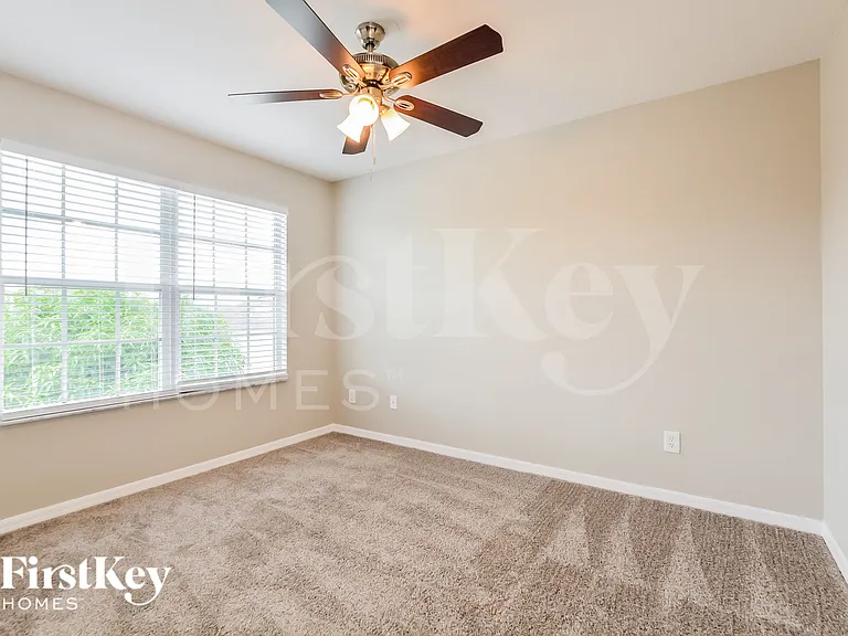 733 Wildflower Rd — Photo 10