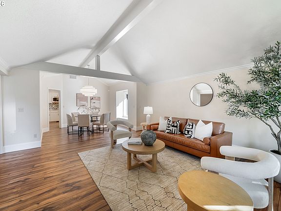 4th image of 2155 Ridgeway Dr