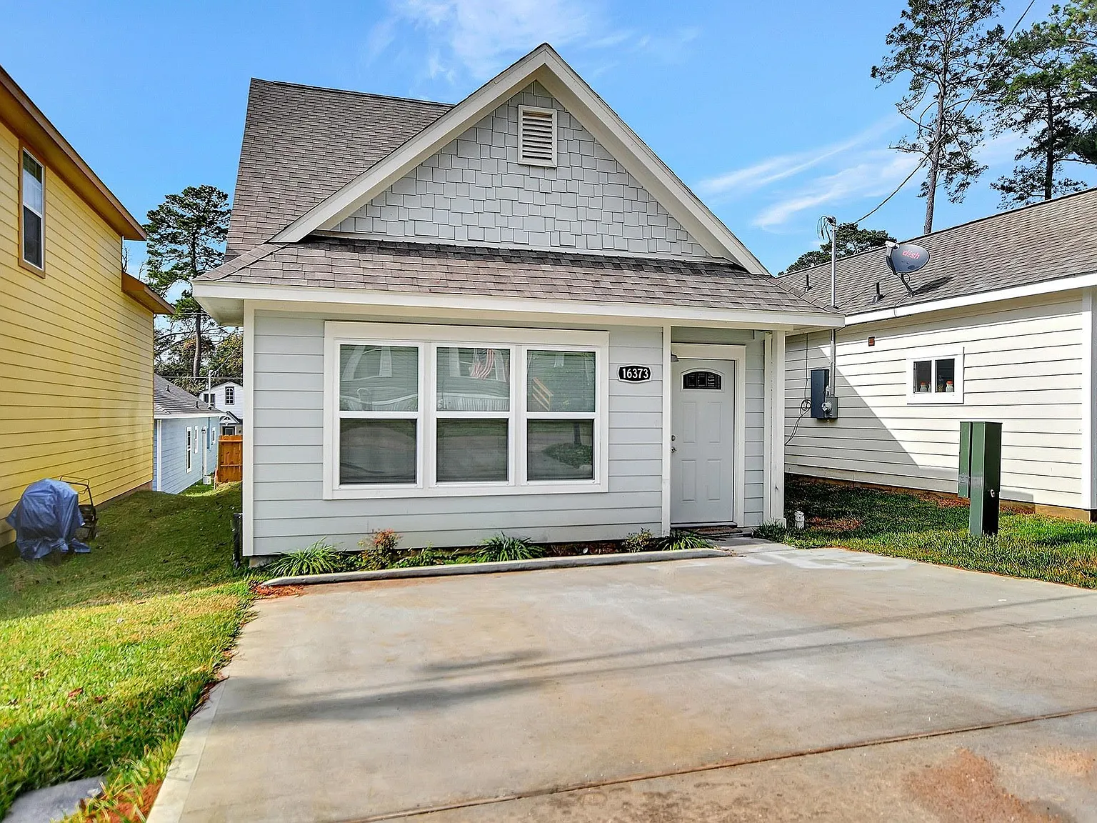 3 bed, 3.0 bath, 1210 sqft, $1,750 — Photo 2