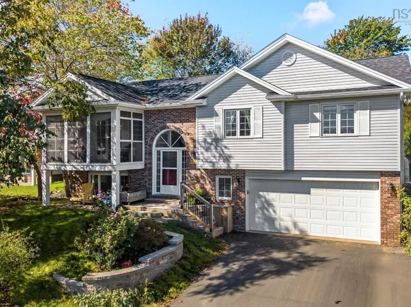 44 Clearview Dr, Bedford, NS B4A 3C8