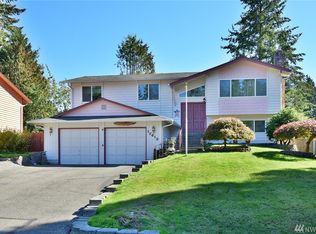 17417 Woodland Dr, Bothell, WA 98012