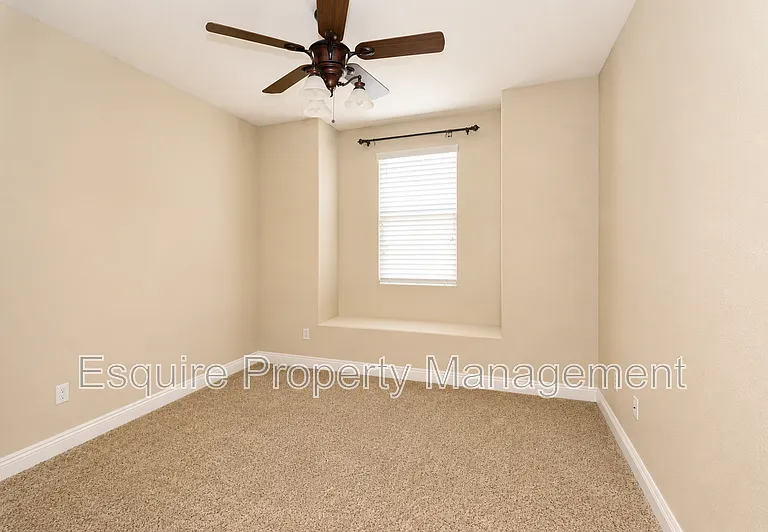 2337 Chapel Dr #9 — Photo 10