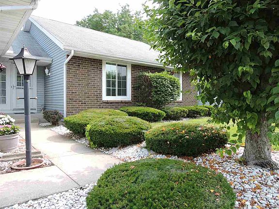 3rd image of 18229 Crownhill Dr