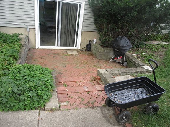 4th image of 472 N Fairlawn Ave