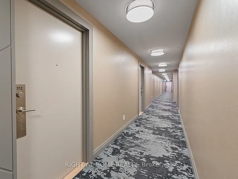 10 Meadowglen Pl — Photo 9
