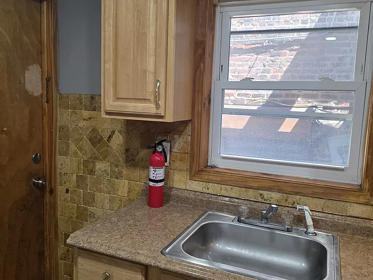 226-228 Columbia Ave #1L — Photo 6