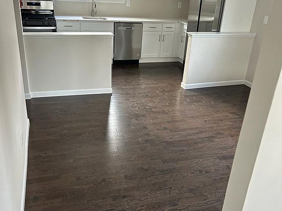 4th image of 2219 Cove Rd