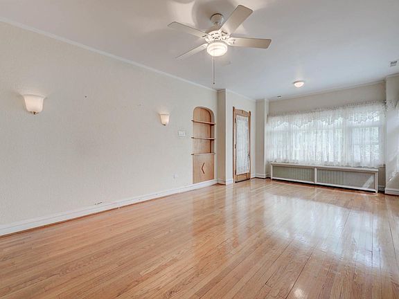 3rd image of 1751 W Olive Ave
