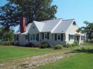 2725 Weems Rd, Weems, VA 22576