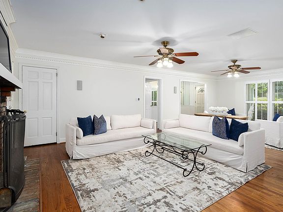 5th image of 2604 Swiss Ln