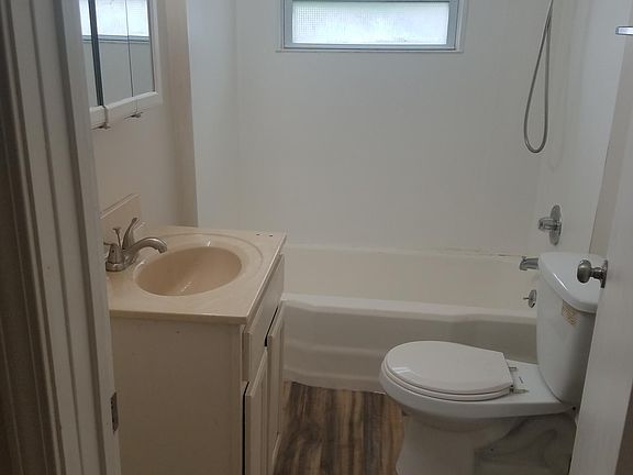 3rd image of 12191 Cardwell St
