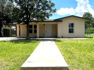 404 S 9th St, Carrizo Springs, TX 78834