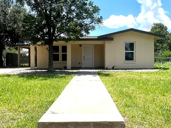 404 S 9TH ST, Carrizo Springs, TX 78834