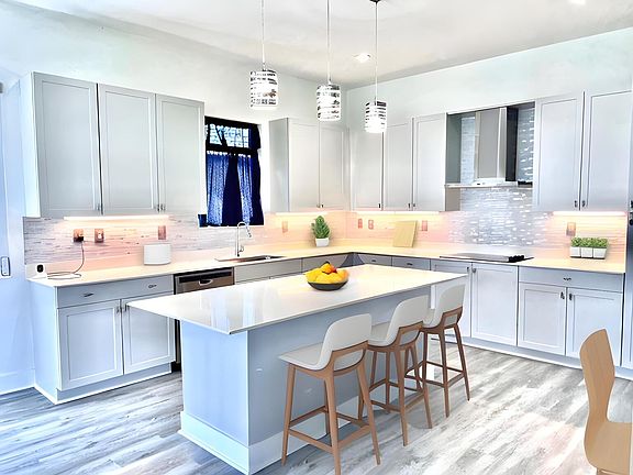 4th image of 4792 Sophia Dr