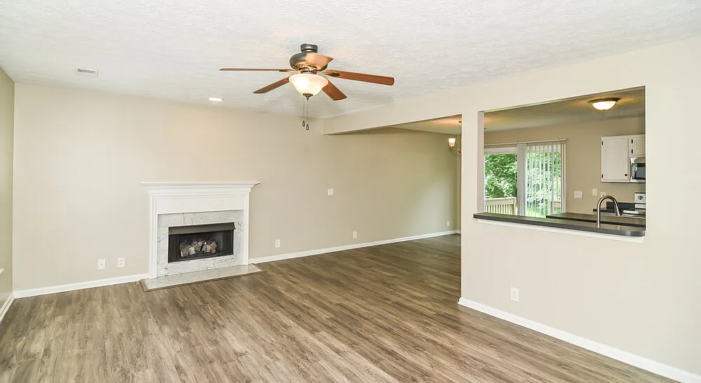3 bed, 2.5 bath, 1727 sqft, $2,230 — Photo 4