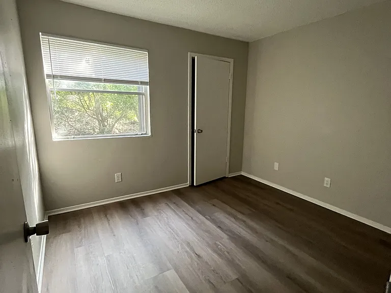 817 Bracewood Cir #A — Photo 6