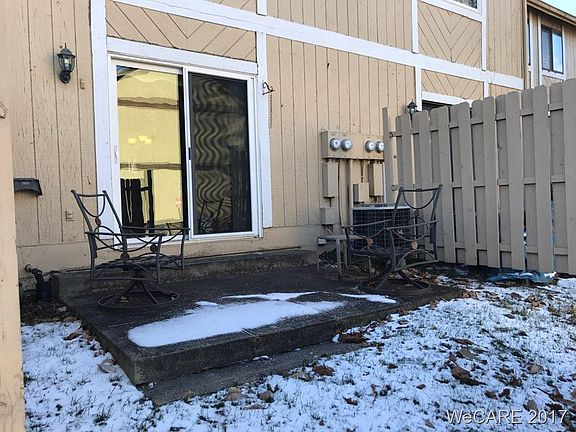 2nd image of 31 Greentree Cir