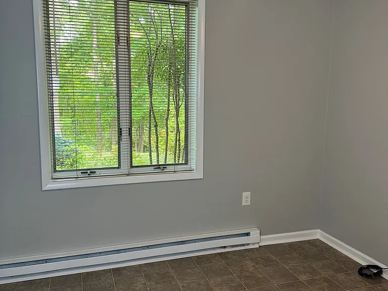 1 College Cres — Photo 9