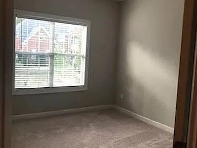 2119 Priory Ct — Photo 7